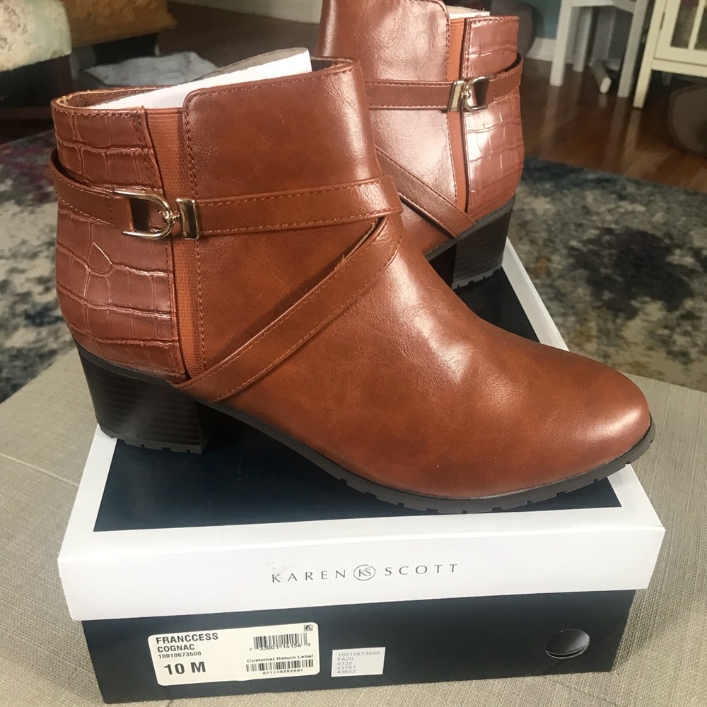 NWT Karen Scott Francess Booties in Cognac - Picture 4 of 9